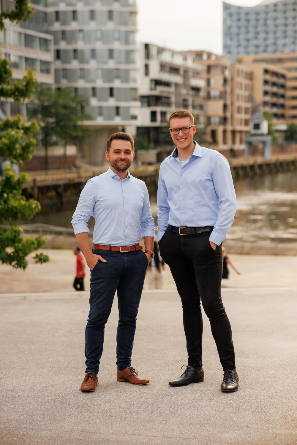 Tobias Wentzlaff und Mats Evers in der Hamburger Hafencity